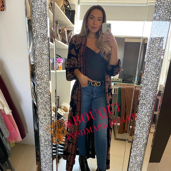 BLOGGERS FAV ZARA FLORAL PRINTED VELVET KIMONO - Picture 11 of 16